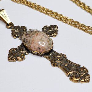 Vintage Chunky Cross Pendant Necklace Pink Crazy Lace Agate Stone Gold Tone